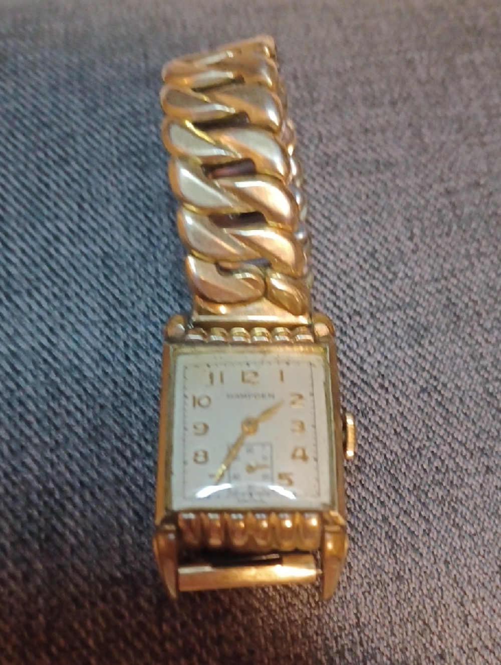 Vintage Mens Gold Hampden Rectangular Link Bracelet Watch